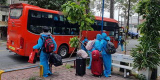Sinh viên mắc kẹt ở TP.HCM: Địa phương "rộng cửa" đón về nhà