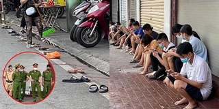 Bà con lót dép "xí chỗ" khi đi mua bánh trung thu