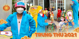 "Ông Địa giận Cô Vi": Đi phát quà Trung thu cho từng cháu nhỏ