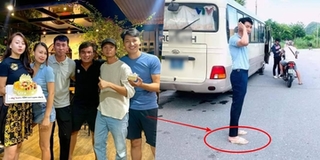 "Shark Long" Mạnh Trường mang dép tổ ong đứng kế bên Phương Oanh