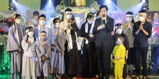 Ngọc Sơn đại diện bầu Thuỵ tặng 500 triệu cho 23 con nuôi Phi Nhung