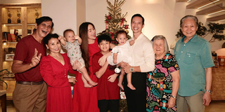 Khoảnh khắc Noel đoàn tụ ấm áp của gia đình Hà Hồ, Kim Lý