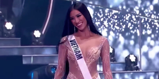 Kim Duyên đạt điểm 10 tinh tế khi cúi đầu chào BGK Miss Universe
