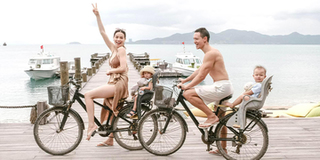 Hai con Hà Hồ hiếm hoi được ngồi xe đạp, "quậy banh" khu nghỉ dưỡng