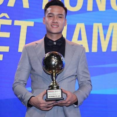 Tân đội trưởng U23 Việt Nam: Điển trai, chưa từng có tin đồn hẹn hò