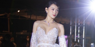 Hết váy cưới nửa tỷ, trang sức của Minh Hằng cũng từ xa xỉ trở lên