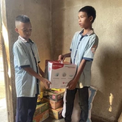 Mạnh thường quân hỗ trợ gần 1 tỷ đồng cho 2 cậu bé mồ côi ở Đắk Nông