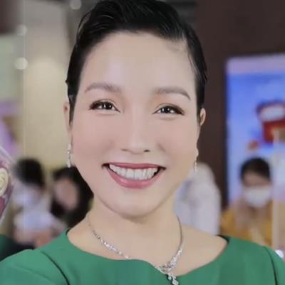 yan.vn - tin sao, ngôi sao - TikToker mới nổi Mỹ Linh đu trend 'check Var' khiến dân mạng xuýt xoa